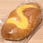 ボストンベイク - 料理写真:クリームパン（165円）