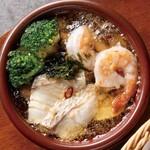 高知県産 黒潮真鯛と海老のアヒージョ