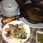 10 Corner - お皿にはトムカーガイスープから出てきた薬味・薬草・スパイスなどを集めて〜。エビの殻もありますが・・。笑