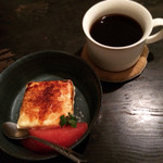 食事と図書 雨風食堂 - フローズンクリームブリュレ&コーヒー