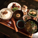 食事と図書 雨風食堂 - 金曜日限定夜ごはん
