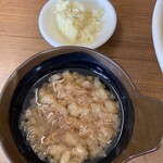 どでん - 「ラーメン小(200g)ニンニクどでんやさい増しあぶらどでん」¥1050+「豚増し」¥400+「生玉子」¥50