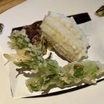 酒と蕎麦 まき野 - 天ぷら（太刀魚＋肉厚しいたけ＋たらの芽）