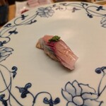 351688479 - 鯵、