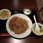 江南苑 - ザーサイと豚肉のあんかけ焼きそば800円