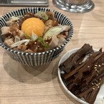 麺処 にし尾 - 吊るし焼き豚ご飯とめんま