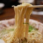 元祖熟成細麺　香来 - 麺リフトアップ