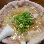 元祖熟成細麺　香来 - チャーシューメン　生にんにく入り
