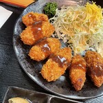 沢庵 - カキフライ（ソース投入〜）