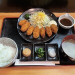 沢庵 - カキフライ定食（上から）