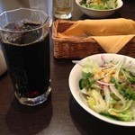 PiA - サラダとアイスコーヒ