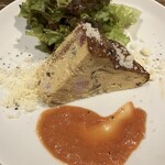 トラットリア クアルト - 前菜（ベーコンとキノコのフリッタータ）