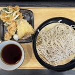 小諸そば - 料理写真:2026.03.30 (月) 【期間限定】 春盛り天もり〜桜海老と白魚のかき揚げ〜(キス天&筍天、菜の花) 630円(税込)