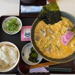 まるや - 料理写真:ラーメン（あっさり・玉子とじ）