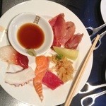 Riverside Terrace - 2回目の前菜の皿盛り、日本人としてはやはり刺身の質も気になります