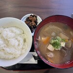 くろくまさん - 仁多米のご飯、豚汁、昆布の佃煮