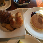 風のテラスKUKUNA - 朝食。ホットケーキも美味しい！