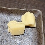 完全個室 鍋＆地雞之燒鳥 初代鳥藏 海濱幕張店 - チーズ盛り合わせのチーズ