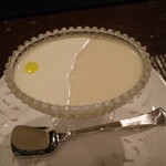 ビストロ ゲルニカ - 新玉ねぎのムース！一気に10杯くらい食べれちゃいそう