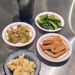 KABUKI餃子 - ・自家製KABUKI揚げ
・前菜3種