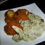 MOJO - 鮭フライ　キノコクリームソース