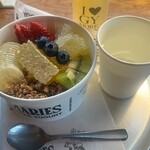 MARIES GREEK YOGURT - 料理写真: