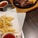 精肉・卸の肉バルSanoso - 