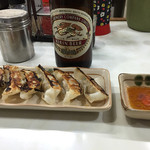 秀ちゃん - ギョーザとビール