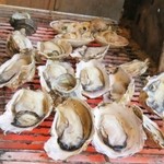 道の駅 紀伊長島マンボウ  - 大あさりと渡利牡蠣を焼きました☆