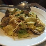 ベルテンポ - 春キャベツとアサリのオイルソース