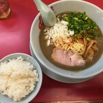 ラーメン山岡家 - 鬼煮干しラーメン+半ライス