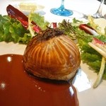 シュマン - 野ウサギの3皿サーヴィス　モモ、スネ肉のパイ包み焼き