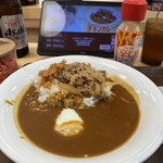 すき家 - 料理写真:■おんたま牛カレー¥890
