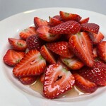 THE ATLAS SINGS - いちごのカルパッチョ