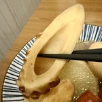 吟乃月 - お通し(おでん盛り合わせ)のちくわ