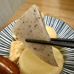 吟乃月 - お通し(おでん盛り合わせ)のこんにゃく