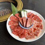 焼肉たらふく - 【名物】黒毛和牛5種盛り 4,980円（税込5,478円）