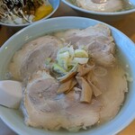 榮ラーメン - 料理写真:チャーシューメン