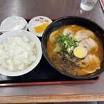 味千ラーメン - 料理写真:チャーシュー麺 ごはん(中)