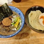 麺や兼虎 - 濃厚つけ麵。トッピングは煮卵