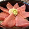 まぐろ専門店 まぐろ - 背トロ丼（2100円）
