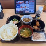 すき家 - 料理写真:牛まぜのっけ朝食/からあげ2個　　2026/2/17