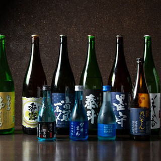 日本酒も焼酎もワインも。地元の酒文化をグラスで体験