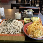 八右衛門 - 料理写真:天丼ランチ¥930そば大盛り¥100