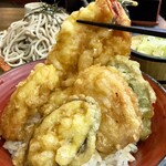 八右衛門 - エビ天2尾、ちくわ、ナス、人参、ピーマン