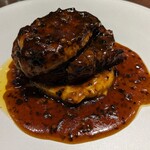 俺のフレンチ - 牛フィレ肉とフォアグラのロッシーニ(アップ)