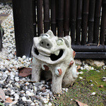 月のうさぎ - うさぎではなくシーサーが御出迎え☆