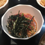 銀座 岩戸 - 【ランチ】豚汁定食（税込870円）
      小鉢のマグロ