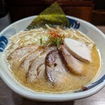 我流麺舞 飛燕 - 魚介鶏塩白湯 チャーシュートッピング