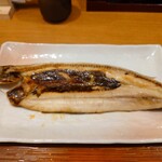 ひもの野郎 - 頭と骨だけしまい申し訳無い、猫飼うか悩みます。